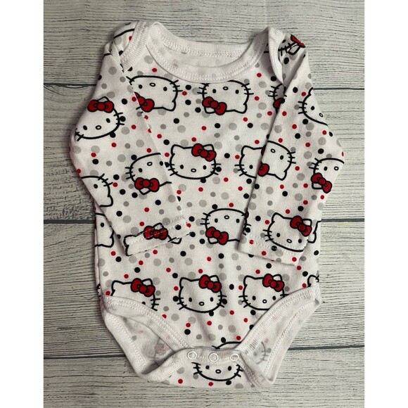 Four Hello Kitty Baby Girl Onesies Bodysuits, Size 0-6 months - Picture 6 of 11